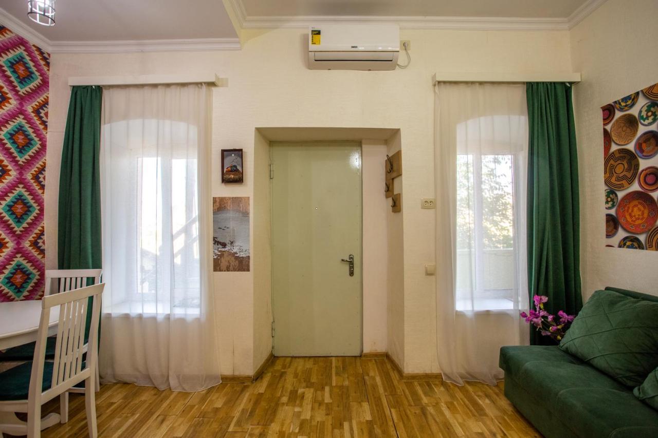 Downtown Apartment Near Sulfur Baths Тбилиси Экстерьер фото