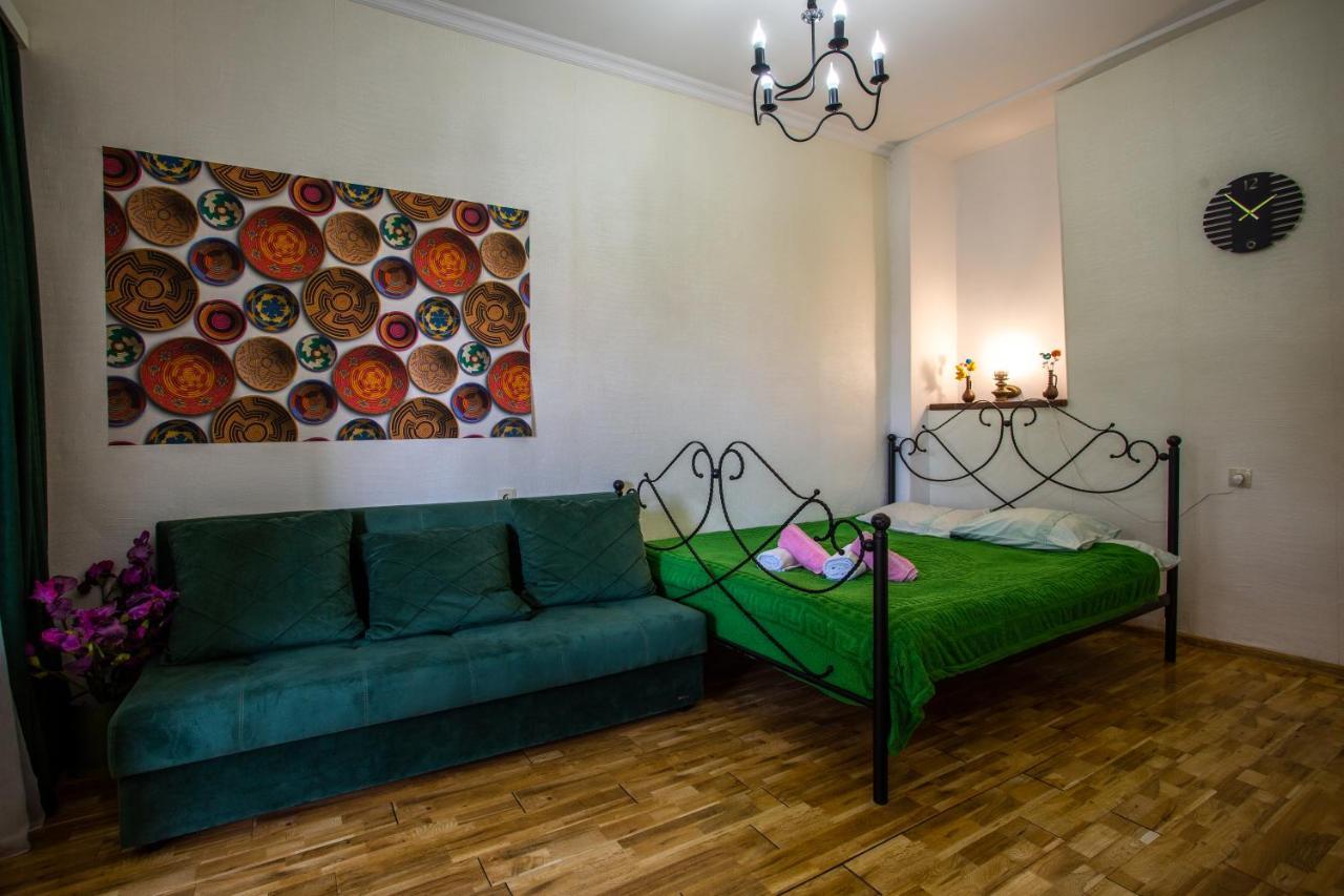 Downtown Apartment Near Sulfur Baths Тбилиси Экстерьер фото